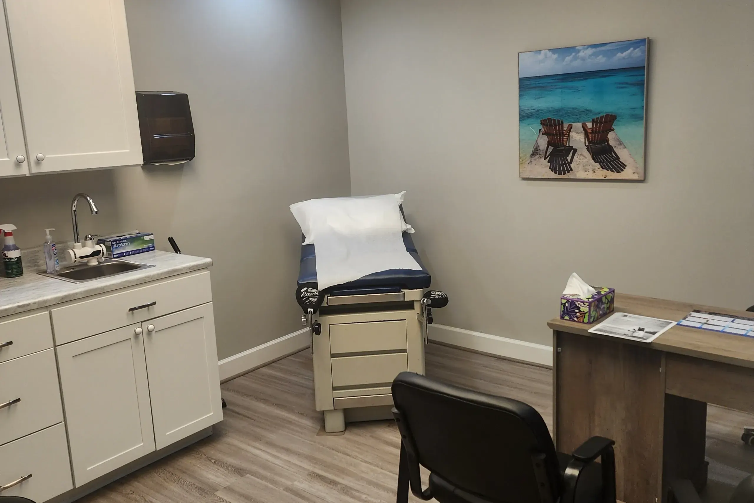 Paradise Family Healthcare office exterior 229 Nokomis Ave Venice FL